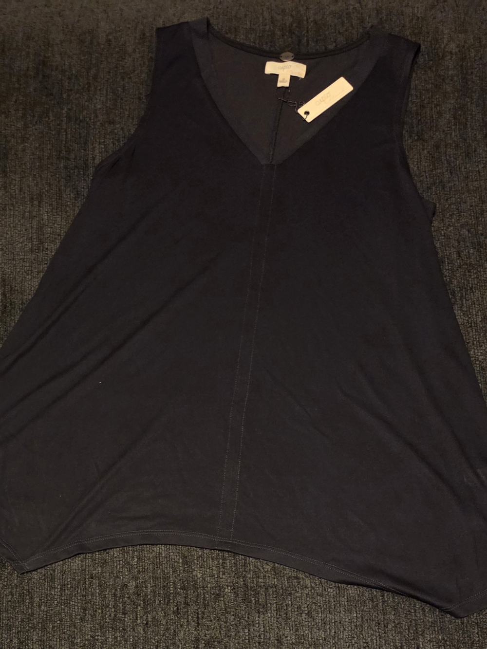 Cupio Sleeveless V-Neck Women's Sharkbite Tank Top - Black. Size M